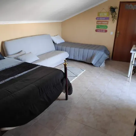 Quarto em Acomodações Particulares Casa De Vasco-estadia Familiar E Tranquila *